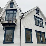 Downtown Historical House With Renovated Free P Near 아파트
