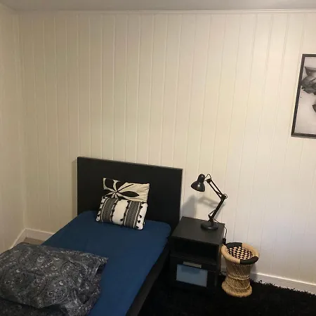 Downtown Historical House With Renovated Apartment Alesund
