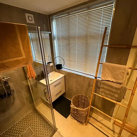 Downtown Historical House With Renovated Free P Near