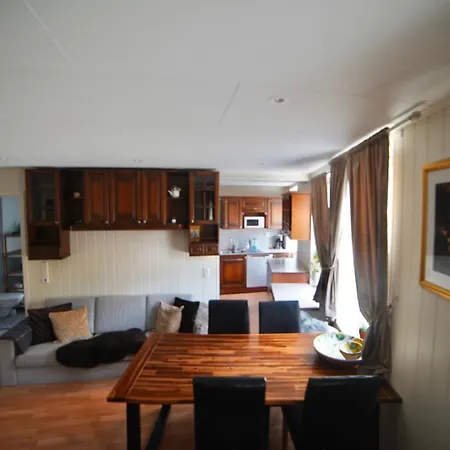 Downtown Historical House With Renovated Free P Near Appartement Ålesund