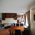 Downtown Historical House With Renovated Free P Near Apartment Alesund
