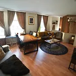 Downtown Historical House With Renovated Free P Near
