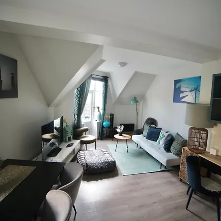 Downtown Historical House With Renovated Free P Near